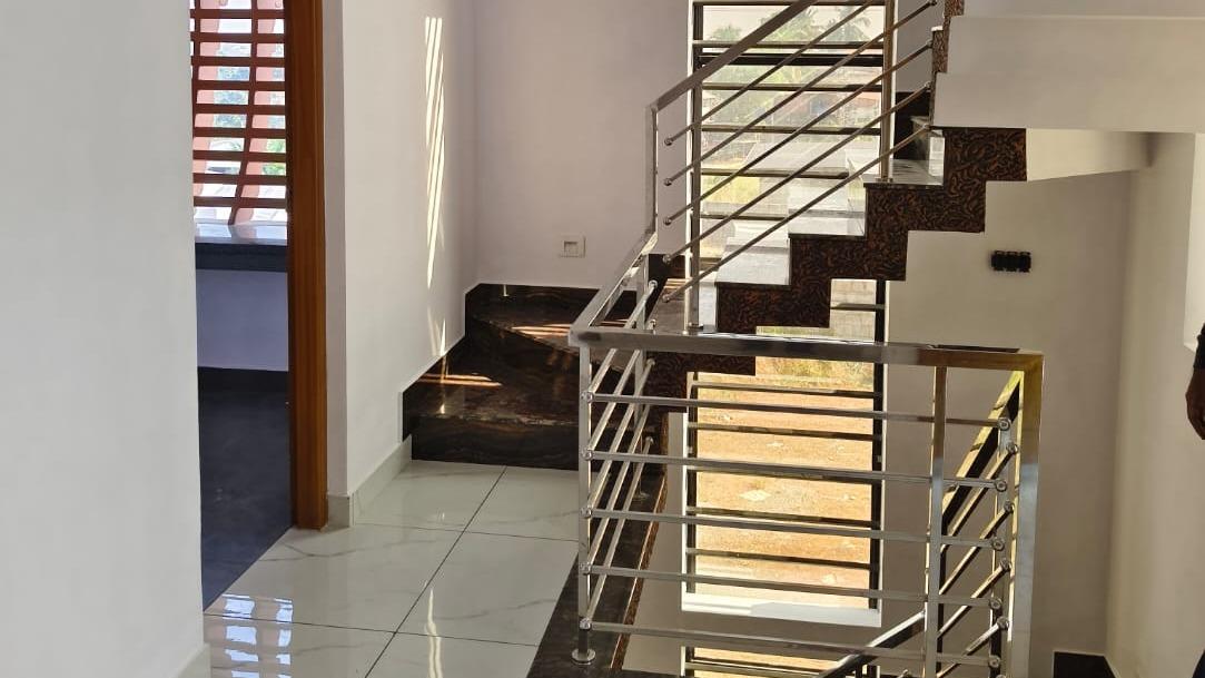 House At Kakkanad — photo 4