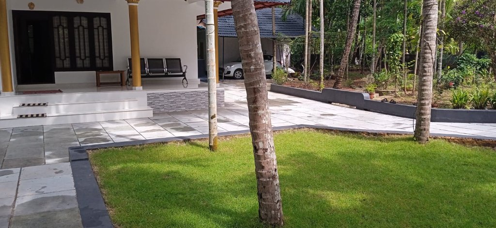 Resale House At Vettummal — photo 6