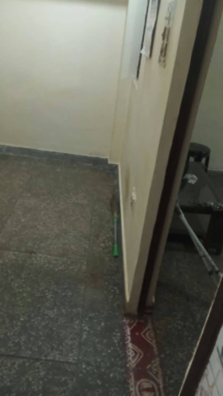 Apartment in Saket, Madangir, Ambedkar Nagar, New Delhi — photo 8