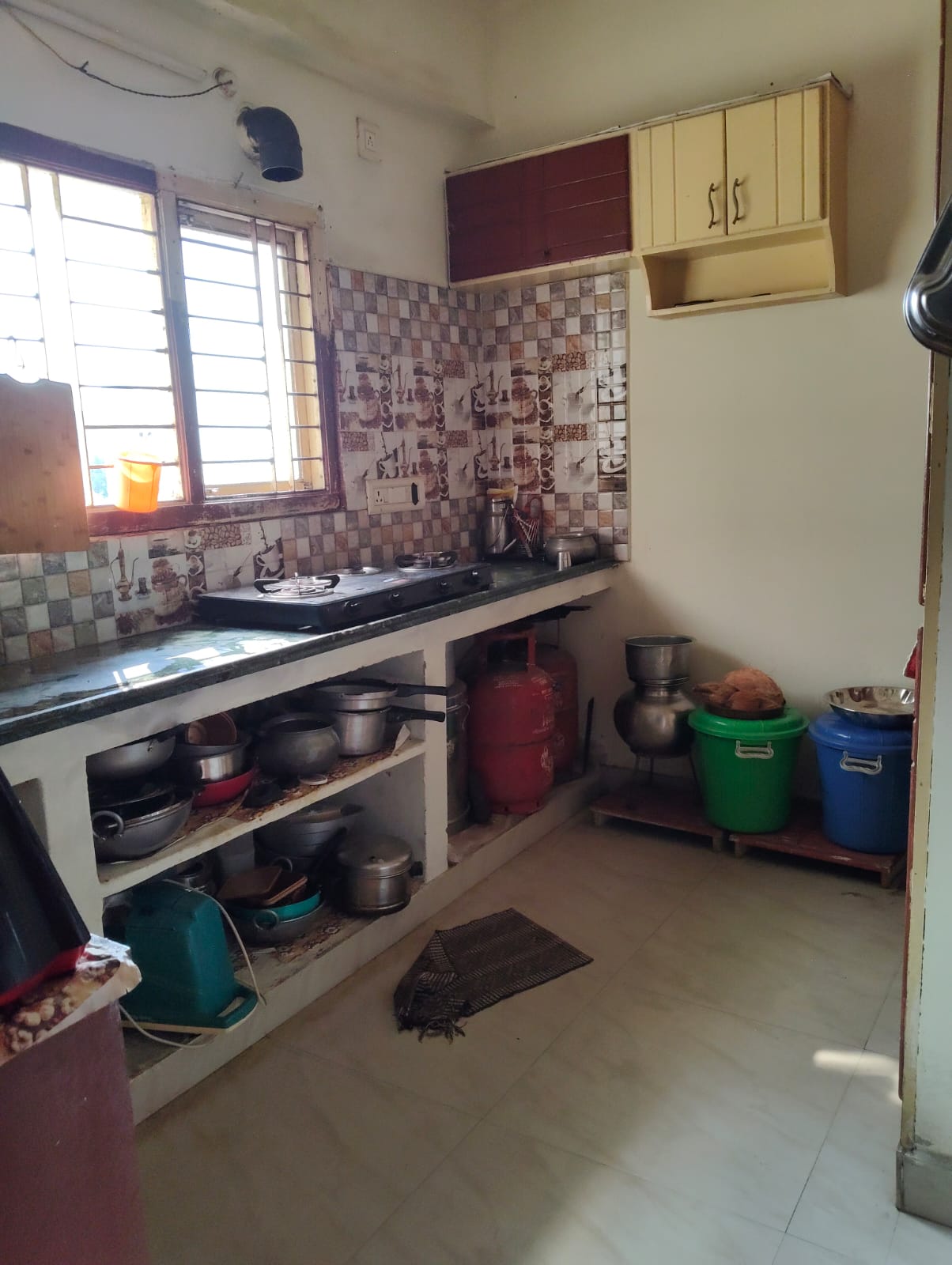 Apartment in 80 Feet Road — photo 6