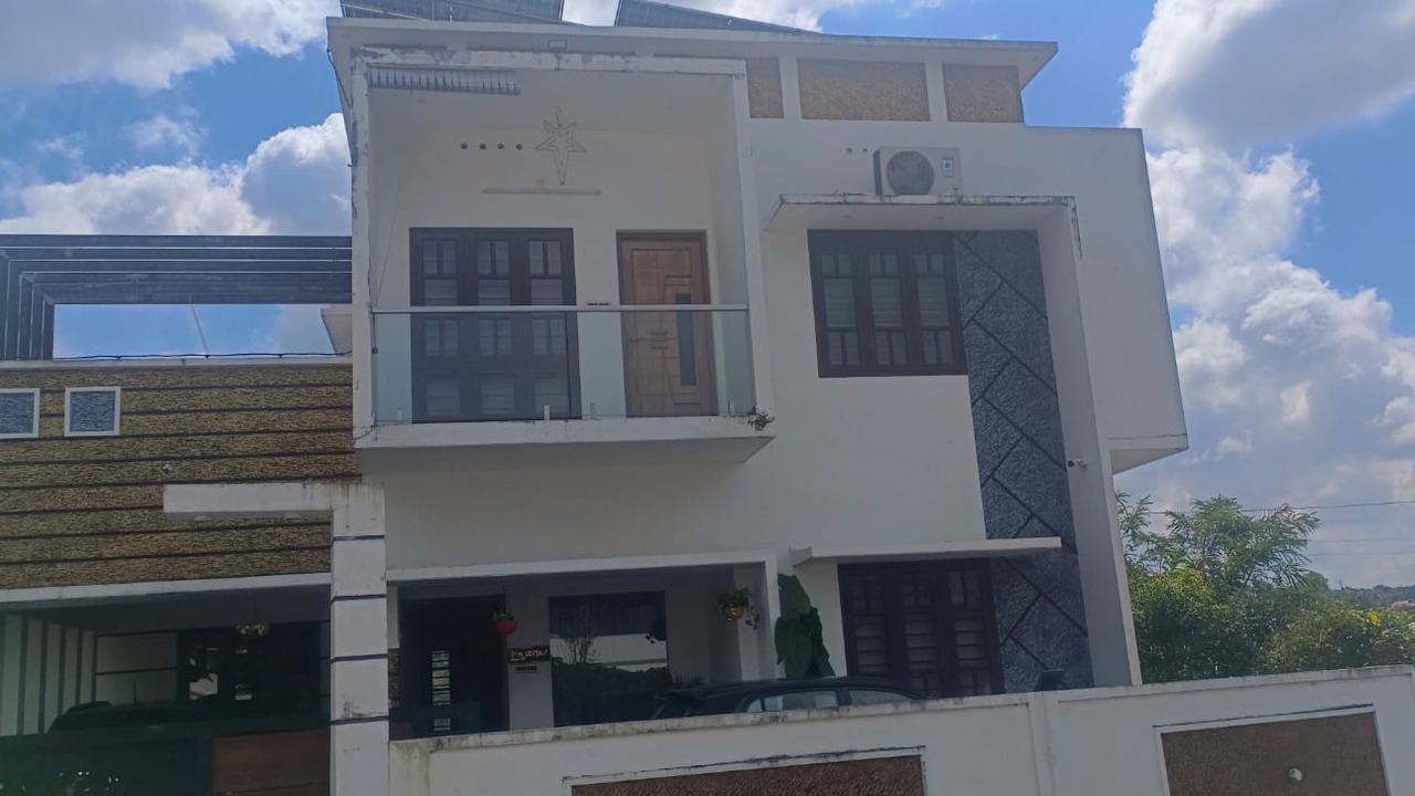 House At Aruvikkarakonam 
