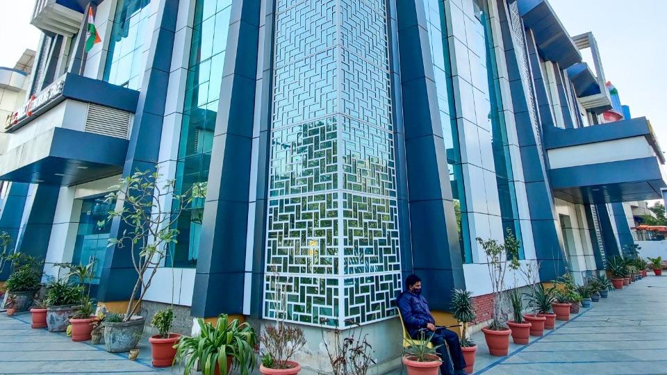 Office Space in Gautam Buddha Nagar — photo 4