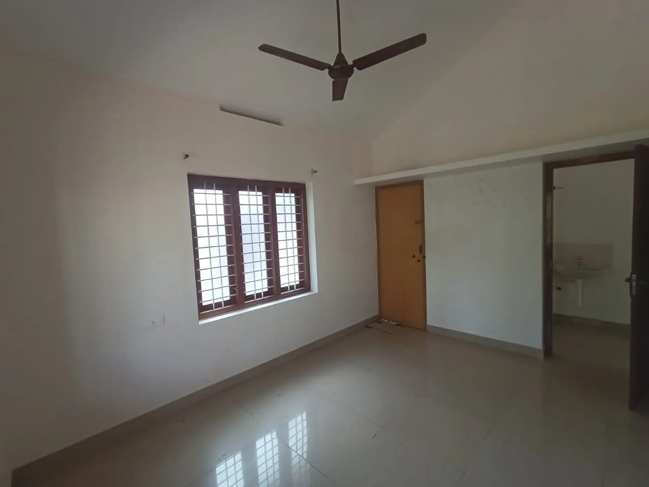 3 BHK First Floor House for Rent in Near Meitra Hospital, Kozhikode — photo 2