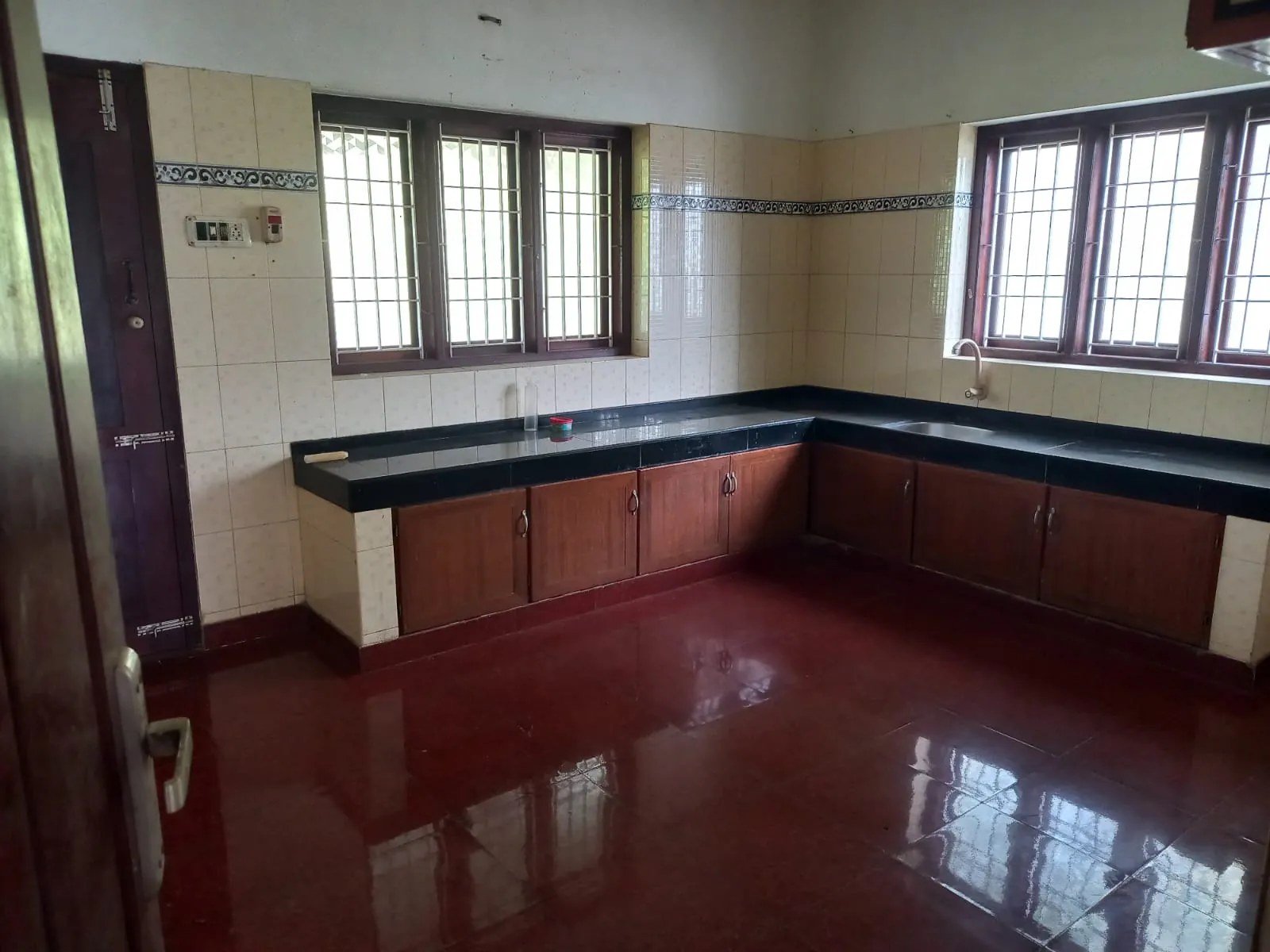 2 BHK First Floor House for Rent in Jagannatha, Thalassery — photo 3