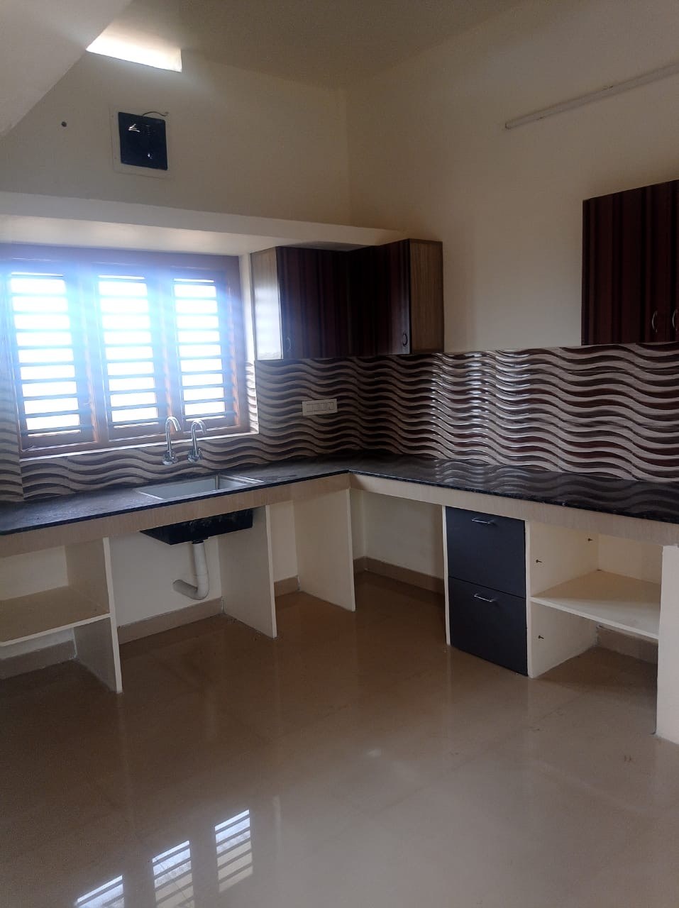 1 BHK Outhouse for Rent in Para, Elapully - Palakkad — photo 3