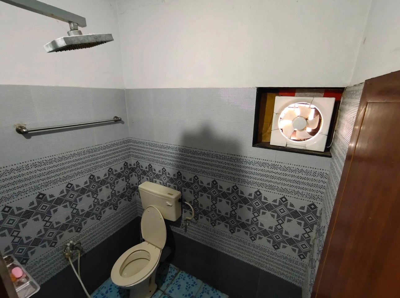 Fully-Furnished 4BHK Standalone House in Kuzhivelippady, Kochi — photo 16