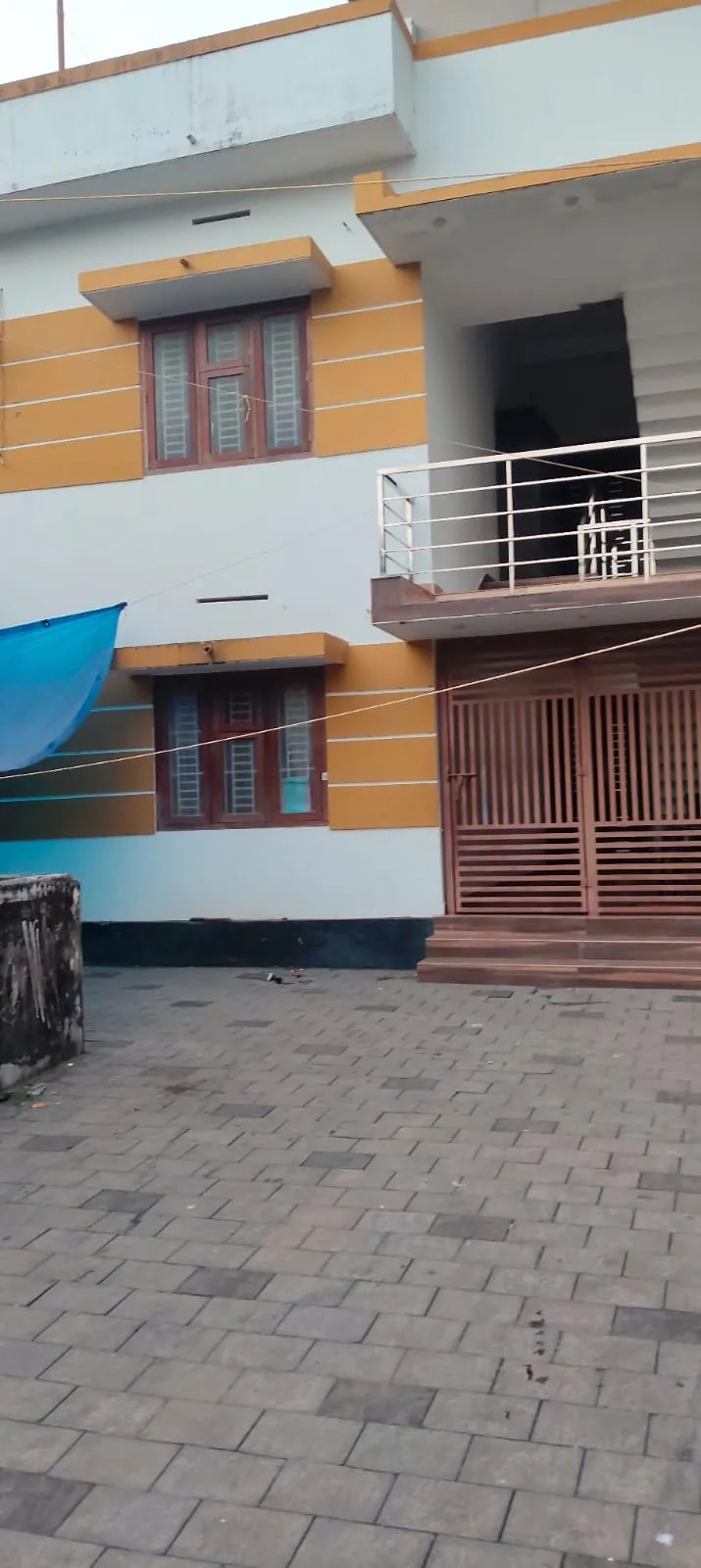 2 BHK Ground Floor House for Rent in Near Govt Girls school, Thalassery in Near Govt Girls school